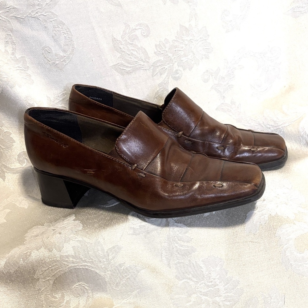 Tamaris Women’s Brown Leather Loafers size 38